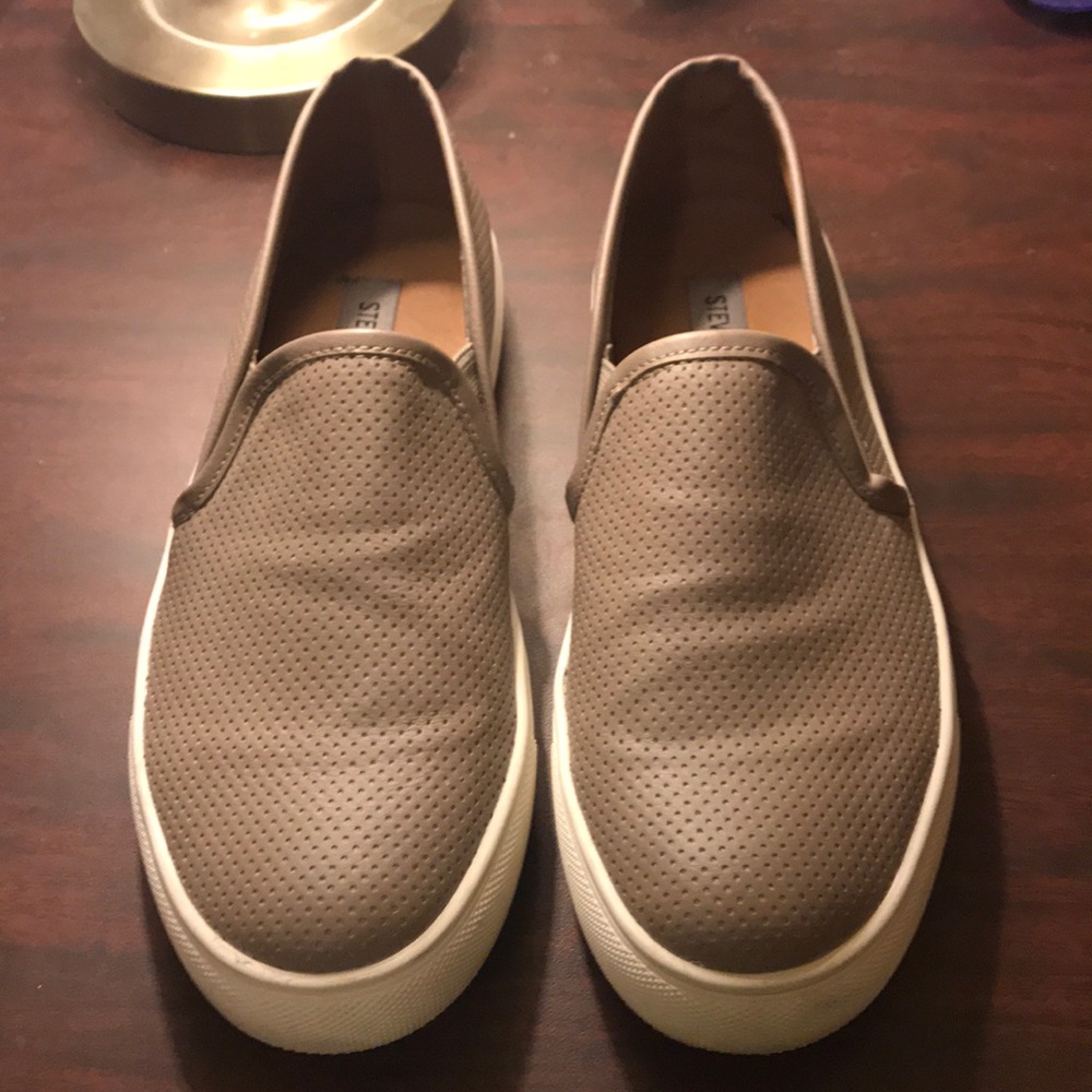 Steve Madden slip on sneakers
